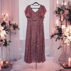 Women’s Long Evening Gown with Heart-Shaped Neckline